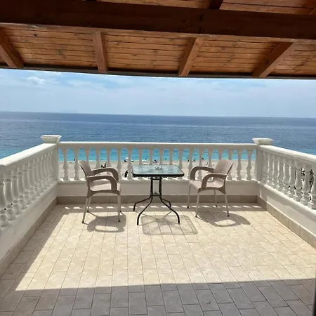 酒店 Malibu Dhërmi
