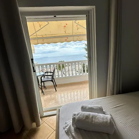 酒店 Malibu Dhërmi