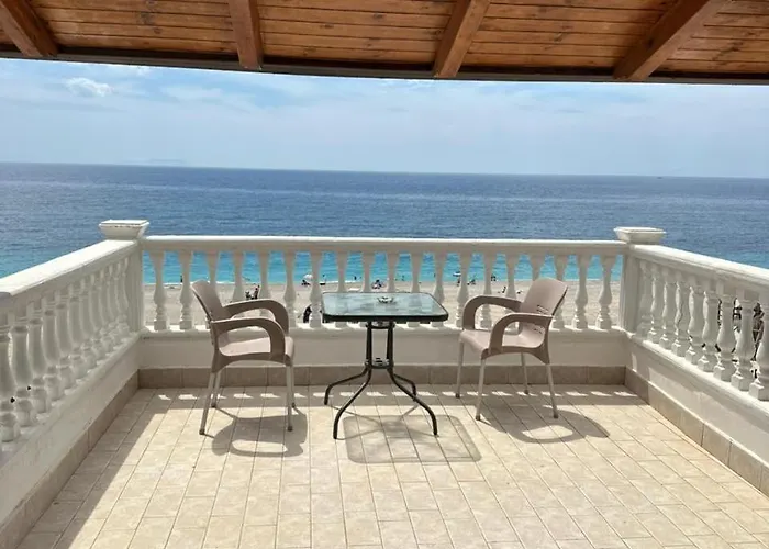 酒店 Malibu Dhërmi