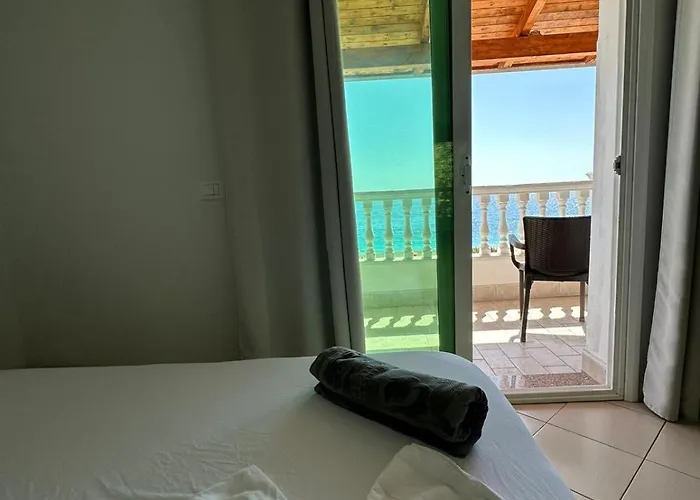 Malibu 酒店 Dhërmi